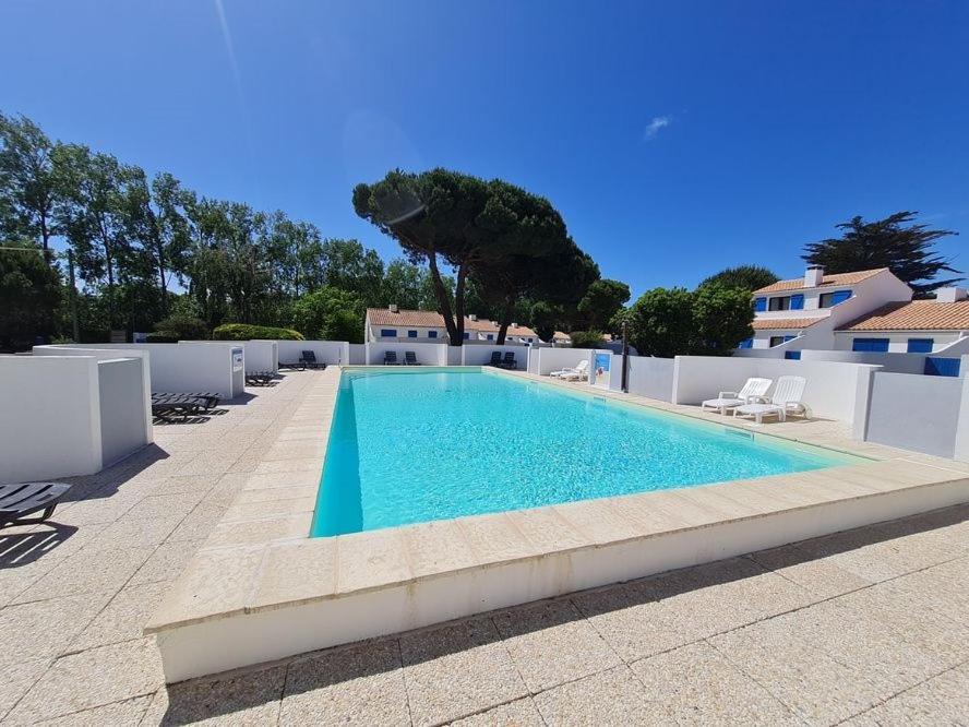 Вилла Les Maraichines Piscine Collective Сен-Жан-де-Мон Экстерьер фото